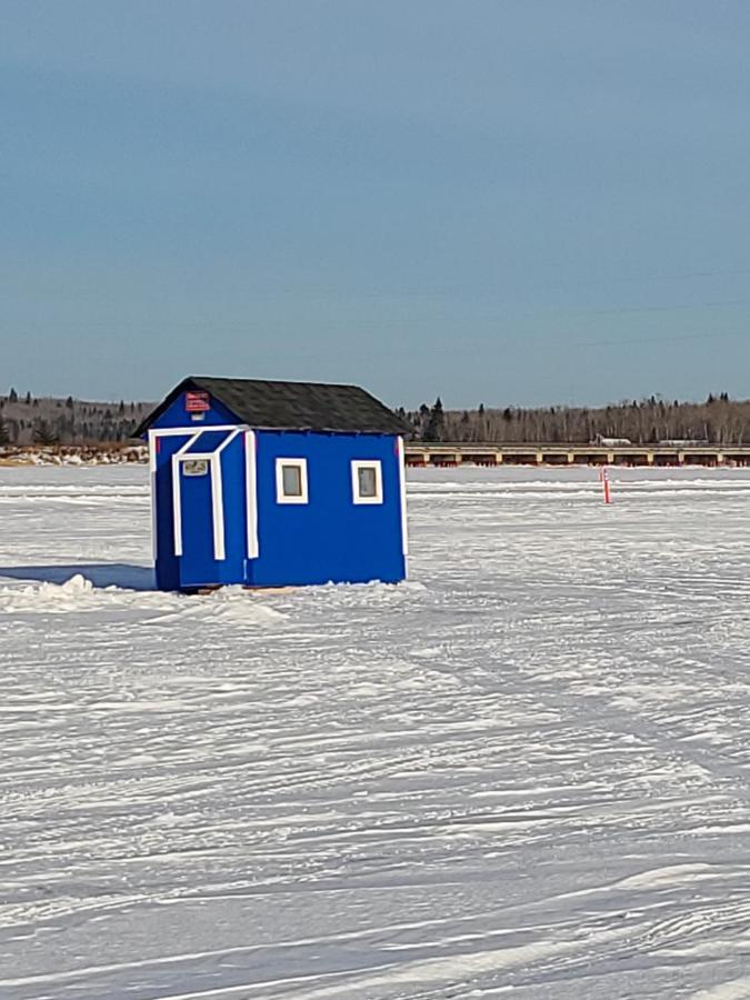 Shoreside Inn&Suites Wabamun Exterior foto